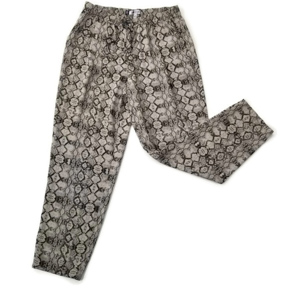 jennifer lopez pant size